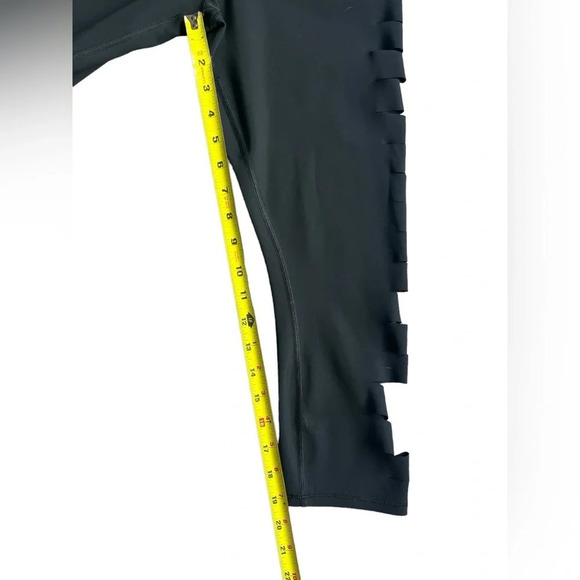 Alo Yoga Women's High Waist Slice Capri - Picture 9 of 9